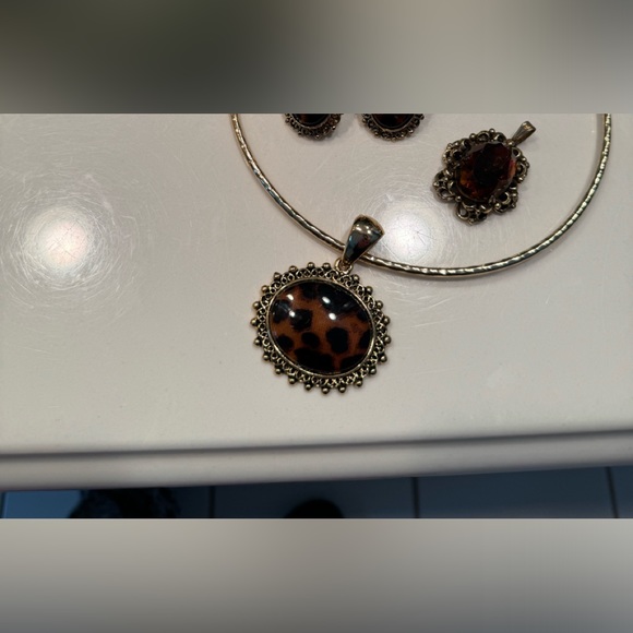 Antique Jewelry - Picture 2 of 3